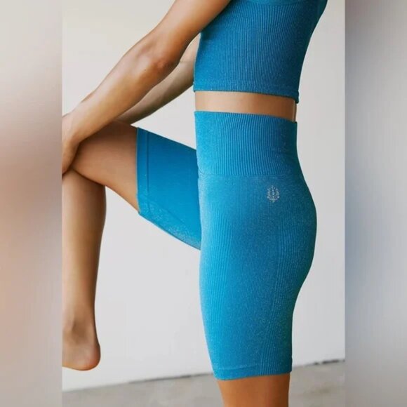 FP Movement Happiness Runs Lurex Bike Shorts in Off Tropic Teal Metallic M/L - Picture 1 of 5